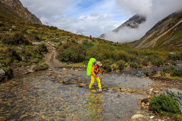 贡嘎大环线：在雪山的凝视下，与艰辛同行之巴王海（原创）