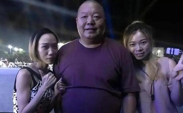 她连上5次春晚，私下却和恩师同居怀孕被骗流产，今57岁依然单身