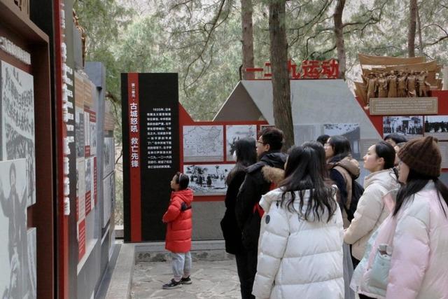 冬日樱桃沟：寒枝写意，尽是生机——探访一二·九运动纪念地有感