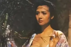 58岁叶子楣近照曝光：打扮朴素，上围傲人，曾花百万为胸买保险图片