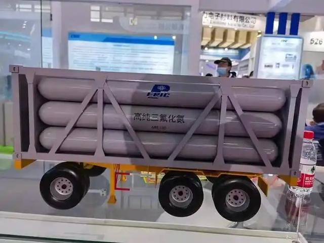 中国又出“新王炸”！美国人傻眼：封锁3年，竟养出个“怪物”？