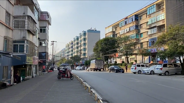 贵州幸福的三线厂，昔日繁荣发展成场镇，如今搬走小镇依然闹热