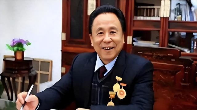 招聘10个“女秘书”生11个孩子，75岁还在拼命生娃的他，结局如何