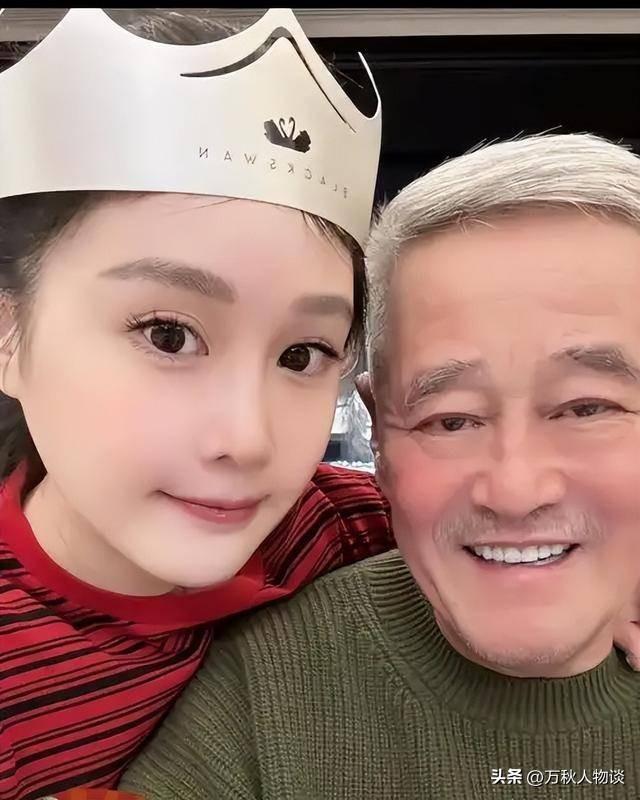 有钱有什么用?68岁赵本山近况曝光	，三人打伞伺候，女儿是心头病