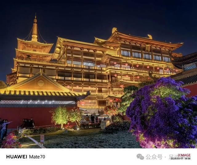 揭阳双峰寺夜景火出圈！鎏金灯光里，梦回大唐盛世
