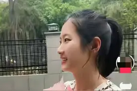 泪目！女生独自参加高考 突然听到有人喊，回头一看 顿时眼眶就红了图片