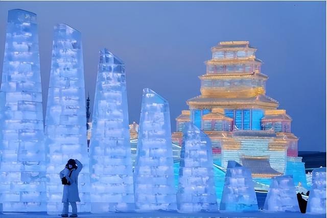 花8亿建冰雪大世界只开2个月？哈尔滨亏了20年，真的能回本吗？