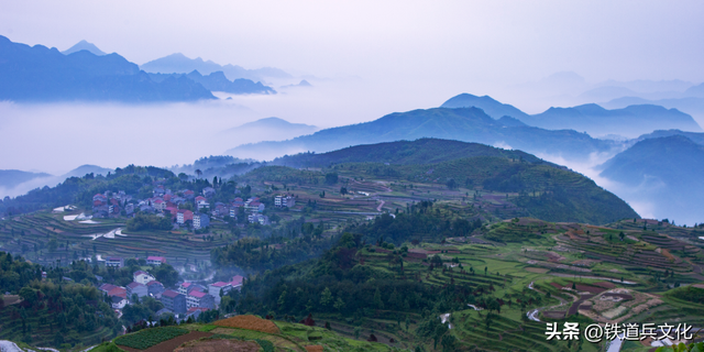 陈德明 || 雾锁层峦隐翠微，银带千叠映朝晖—摄于浙江 温州 永嘉茗岙