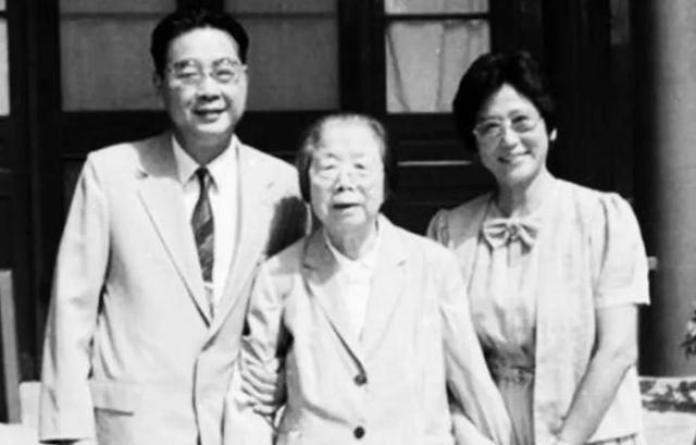 14年，李鹏坦白与周总理的真实关系：别人说我是他的养子，不正确