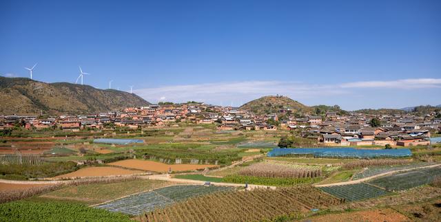 天下彝家第一村——迤沙拉