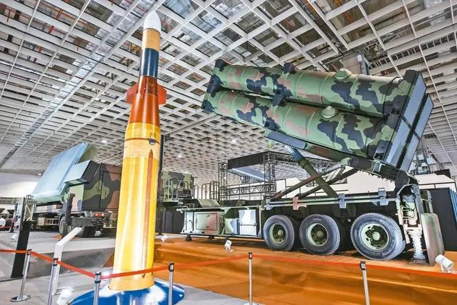 台军仿制“铁穹”防空系统，打造“台湾之盾”，能拦住东风导弹？