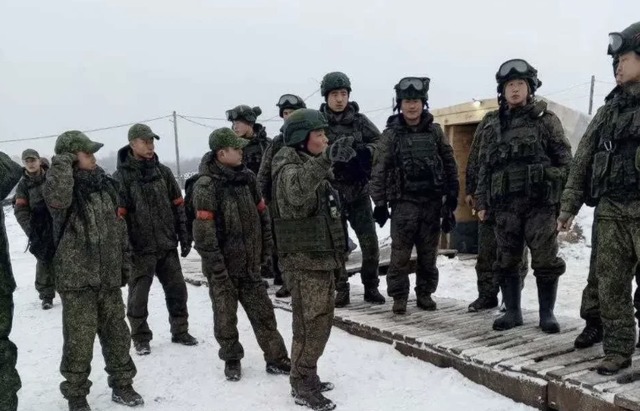 金正恩当众跪地哭红双眼，俄乌大决战在即？普京想拉中国入局被拒