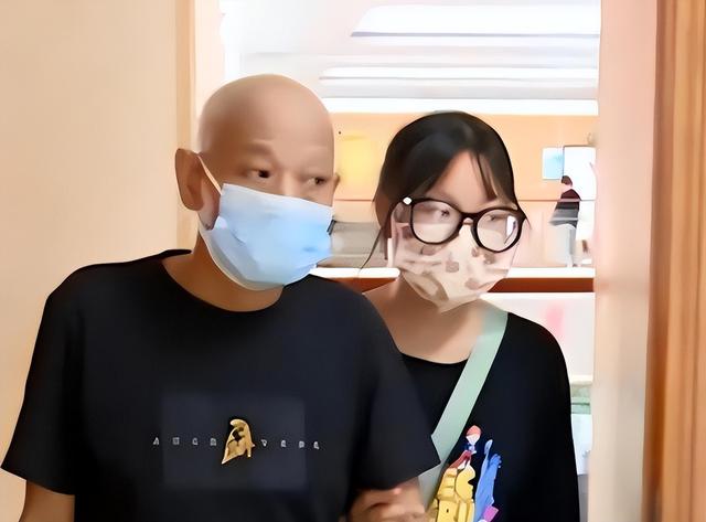 捐肾救妻的模范丈夫，12年后住院发现双肾都在	，子女表示无法接受