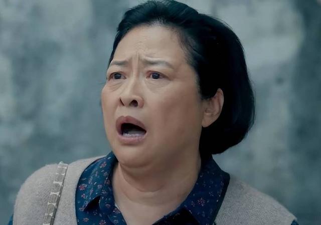 明明演技一般，却被捧成“老戏骨”，这12位演员终于现出原型了？