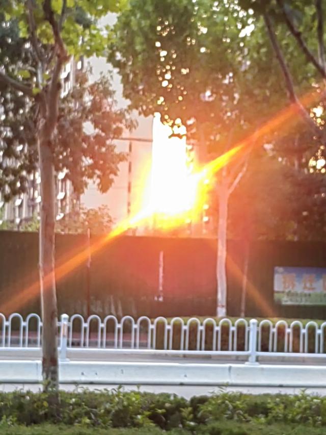 惊了!天热别瞎跑避暑地,在家吹空调才是真香