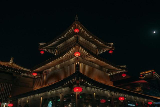 湖北人去西安旅游，原本只是路过，结果留下开起了汉服体验馆