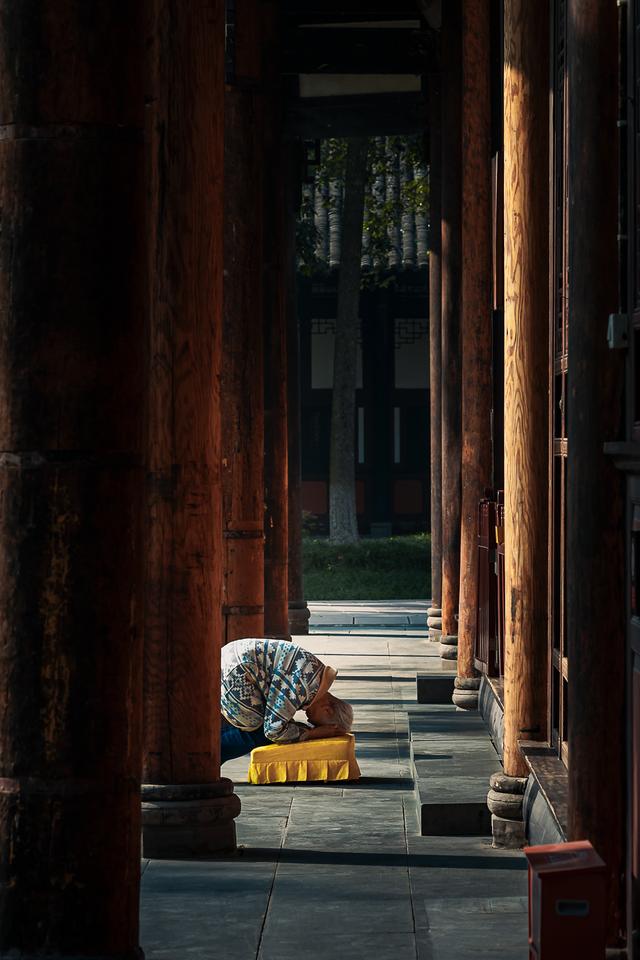 千年古刹，心灵净土——昭觉寺