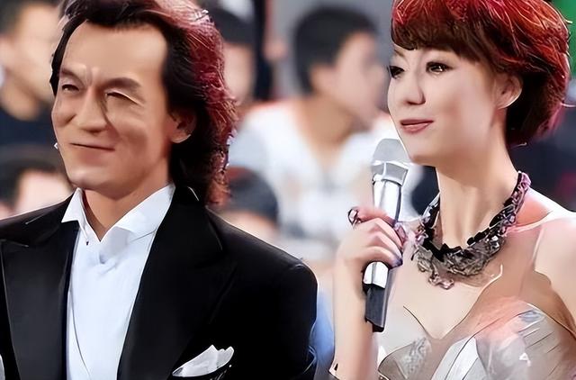 私生活混乱、被央视开除、陪睡上位？王冠身上的标签究竟有多离谱