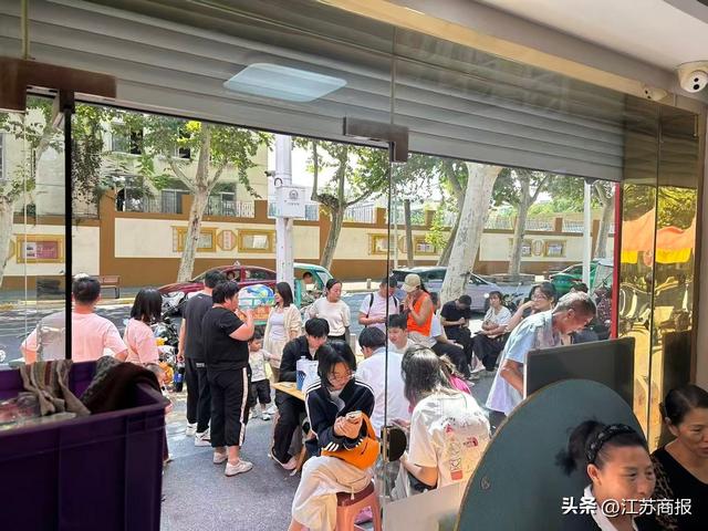 全国小店集体“上榜”高德！餐饮业争相挂牌：“流量密码”被破解