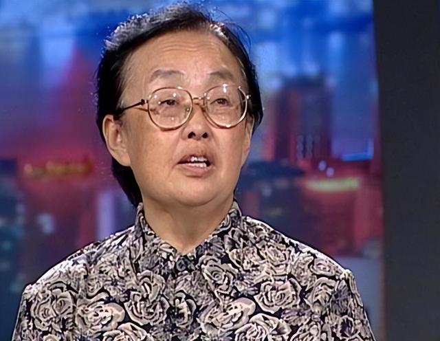 左权女儿考哈军工，政审却不过关，陈赓看后：你多填了个社会关系