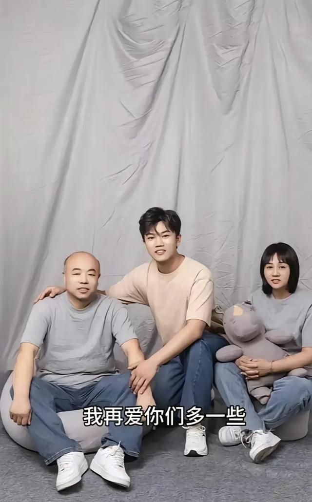 太爱了!解清帅补拍百日照,大哥“吃醋”,解妈一个方法解救