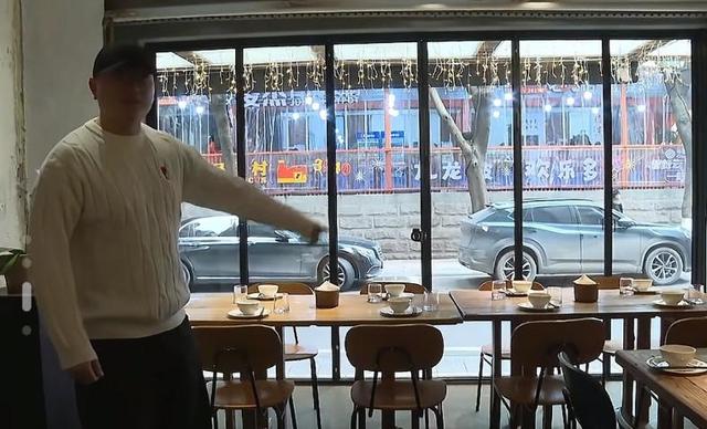 10人聚餐逃单后续：10人已社死	，组局人身份被扒，张某正脸照曝光