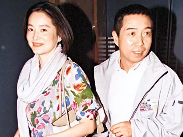 当70岁林青霞和73岁朱琳站在一起，才知道什么叫做人间绝色