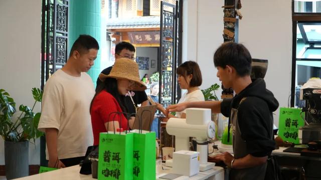 普洱思茅:茶咖空间里的文旅新体验 助力暑期旅游持续升温 | 有一种叫云南的生活