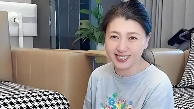 王新军没想到	，闫学晶人设崩塌不到半月，秦海璐因一句话口碑暴增