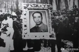 色胆包天：戴笠坠机军统特务皆痛哭，只有电讯处长高兴得笑掉下巴图片