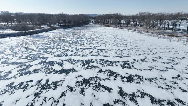 霁雪北湖 冰封水墨