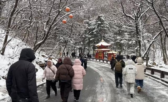 绝美雪景+免票福利！千山景区人气旺