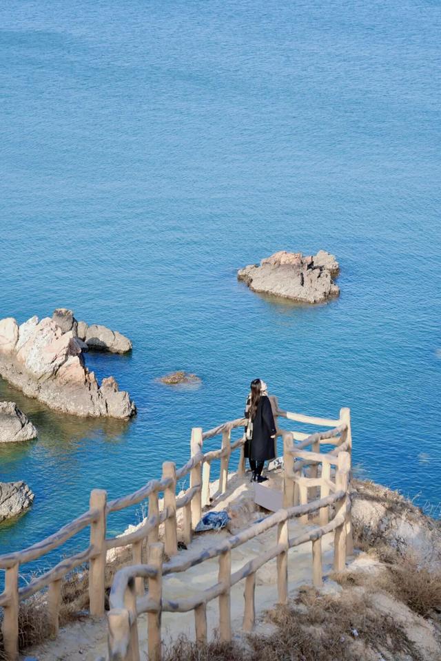 就现在！烟台惊现一片无人岛，美爆了！