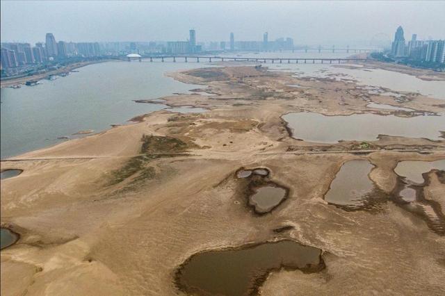 南昌玩疯了！赣江变 “海” 吸 200 万人，治水治出顶流