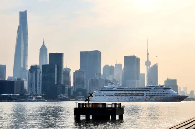 花车巡游、半价游园……上海旅游节开启全城欢乐盛宴→