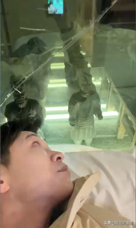 王宁西安住1000块民宿，用主墓室和陪葬坑形容房间，最后都没敢住