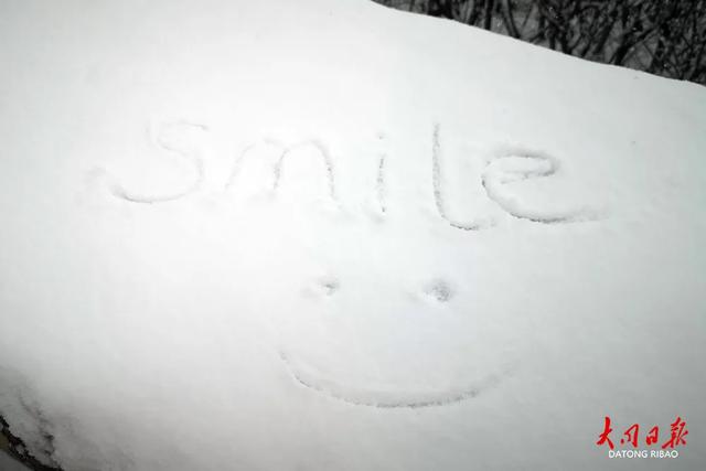 雪落平城!一场“认真的初雪”,给大同裹上冬日白纱~