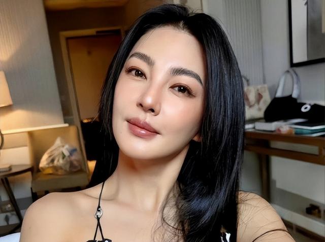 张雨绮越扒越有！代孕只是冰山一角，38岁的她终为“荒唐”买了单