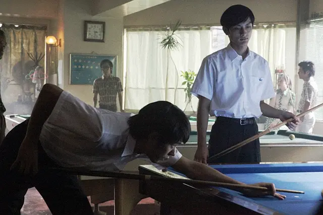 《挪威的森林》讲述了一个什么故事？这是一个懵懂少年的爱情经历