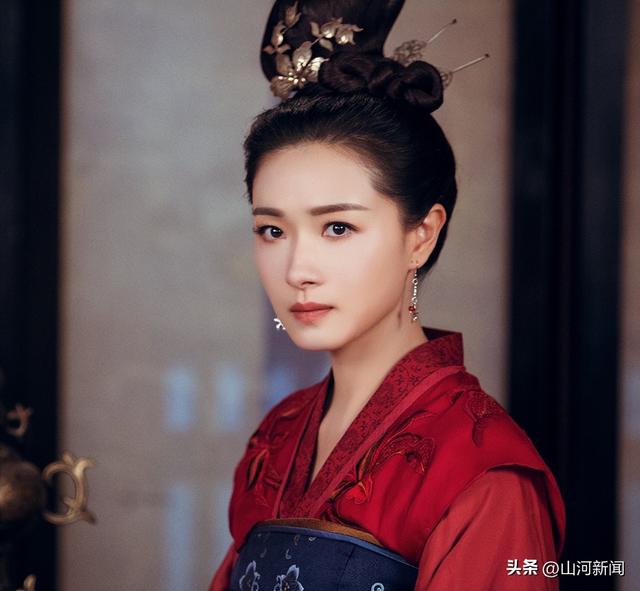 因长的太漂亮，七次拒绝导演“要求”被封杀，如今43岁凭实力走红