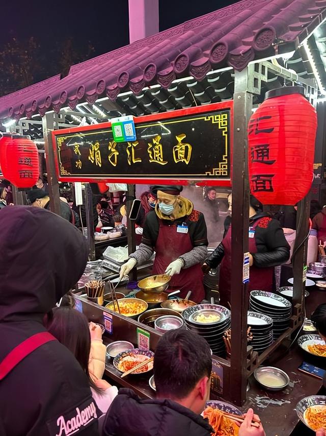 咸阳十二时辰 不逛帝陵也上头！这座老陕烟火的城，比西安更懂生活