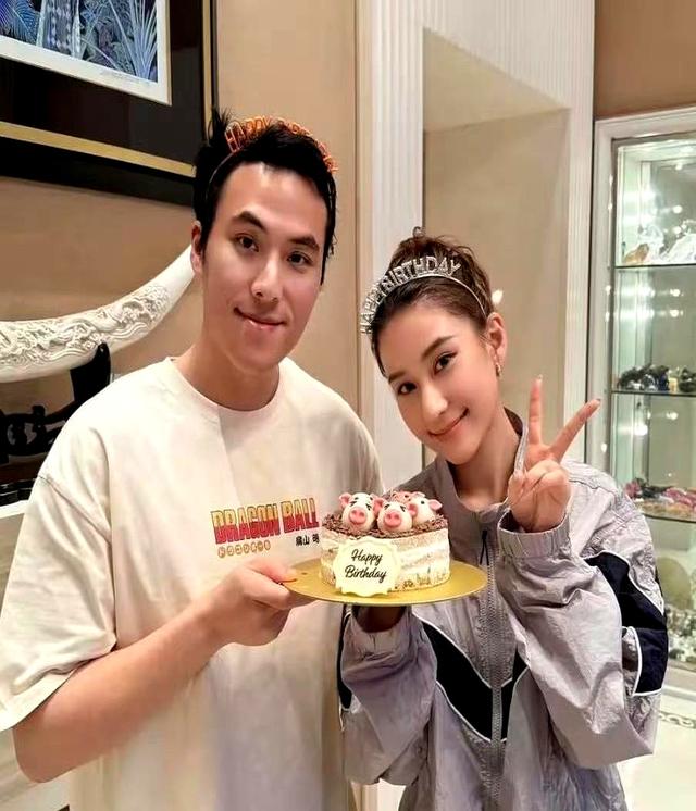 陈婉珍年轻时也是一位