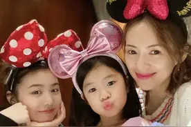 同是汪峰的基因，把章子怡女儿和葛荟婕女儿一对比，差距就出来了图片