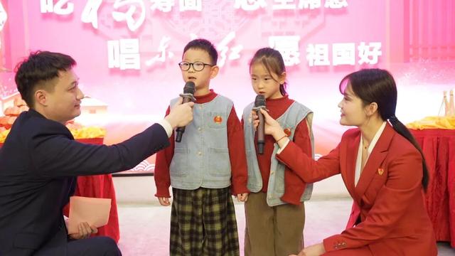 吃福寿面，念主席恩！唱东方红，愿祖国好！