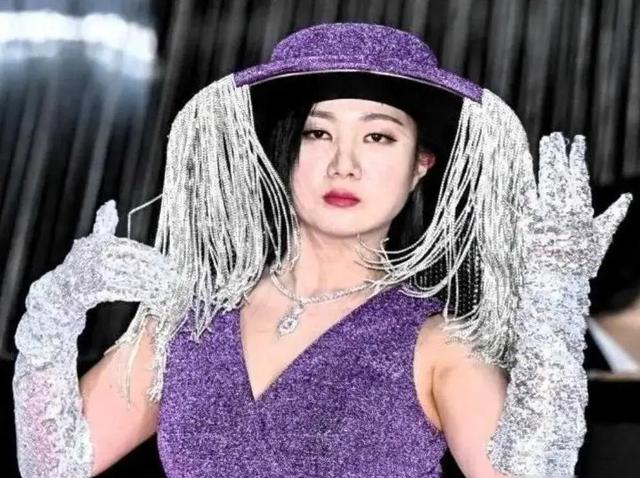 韩国艺人朴娜莱，又被曝在车上发生关系！强迫工作人员旁听