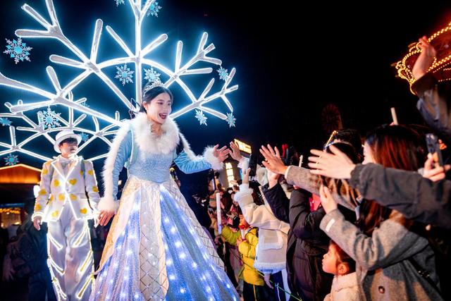 重庆人集合！跨年来欢乐谷“耍雪”