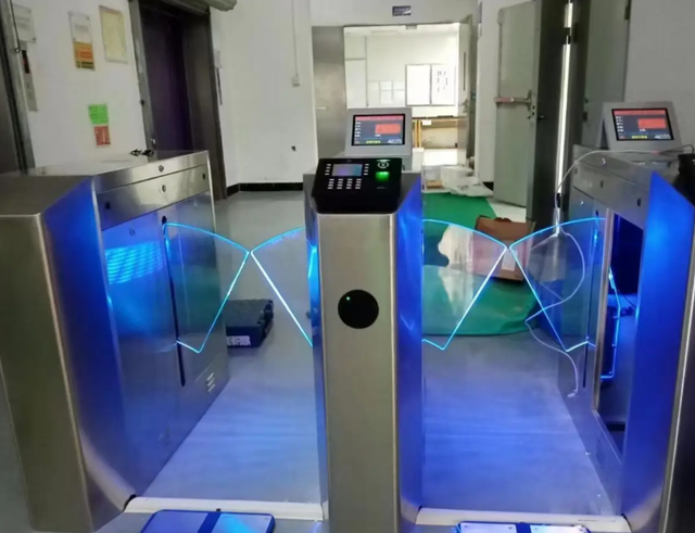 各国开始行动	，黄金储备运往中国保管，带头的国家已经出现了