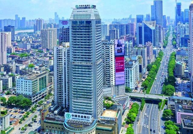 湖南唯一的“特大城市”，面积比衡阳、郴州还小，人口超过1000万