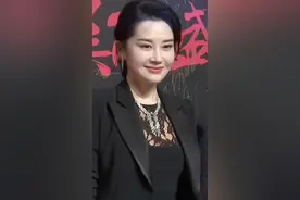 她一生 “风流成性、老少通吃”，撩汉无数，现如今56岁却依旧单身图片