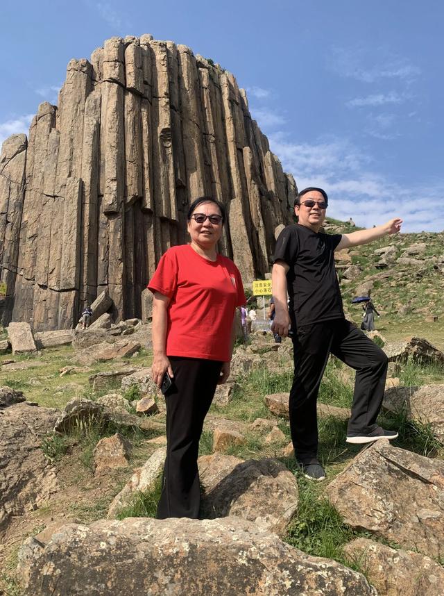 从张家口、宣化到太仆寺旗牛奶湖、石条山旅游，正好一天行程